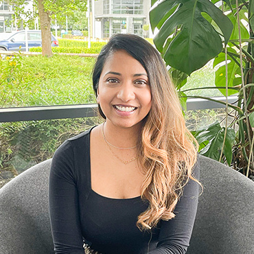 https://4351639.fs1.hubspotusercontent-na1.net/hubfs/4351639/cfg-2023/meet-the-team/vindika-jasinghe.jpg